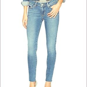 Levi’s 711 Skinny Medium Wash - NWT